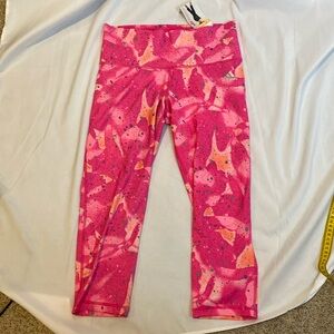 139 NWT Adidas Climalite Pink Floral Capri Leggings Small Mid Rise Athletic